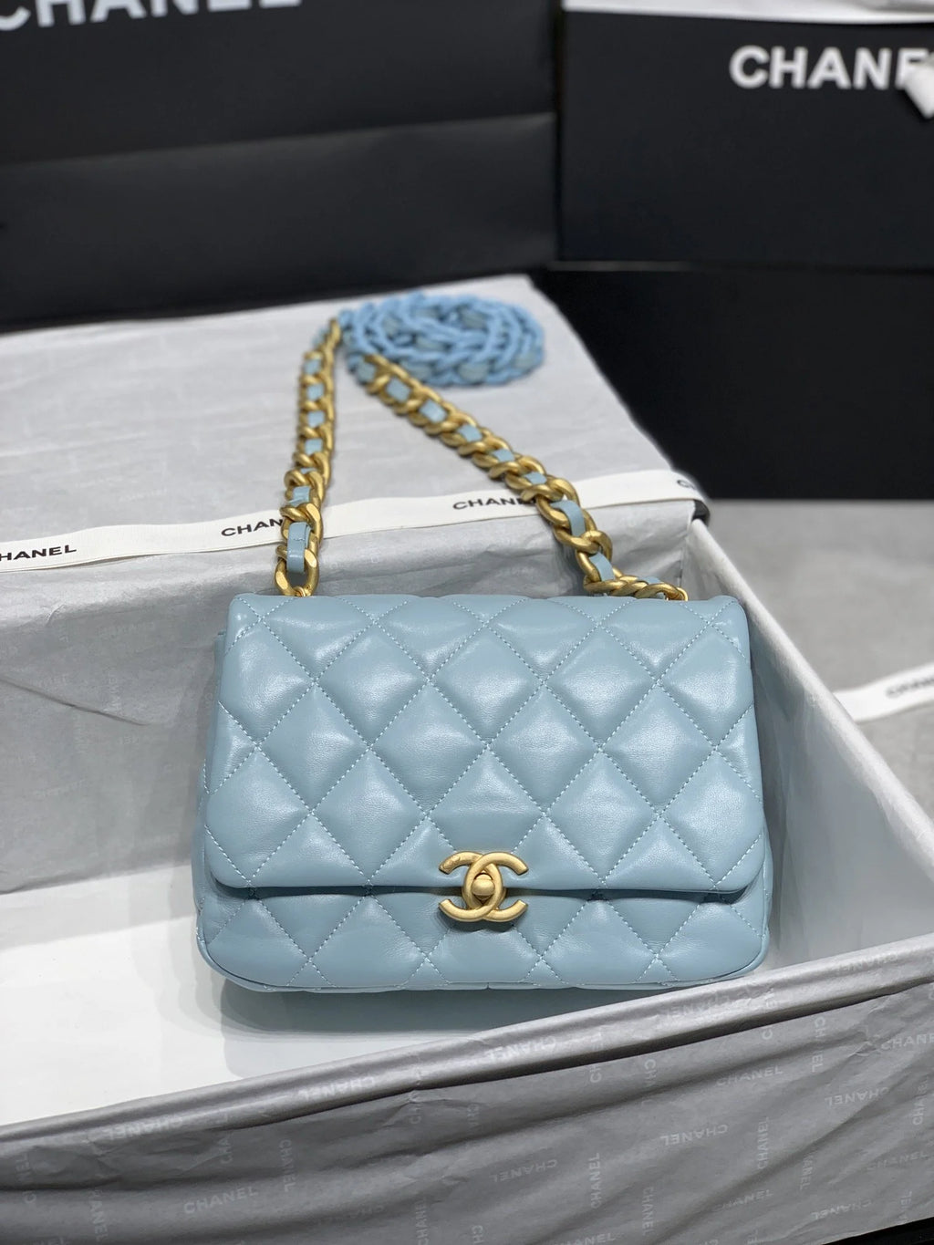 Small Flap Bag Blue Q185382