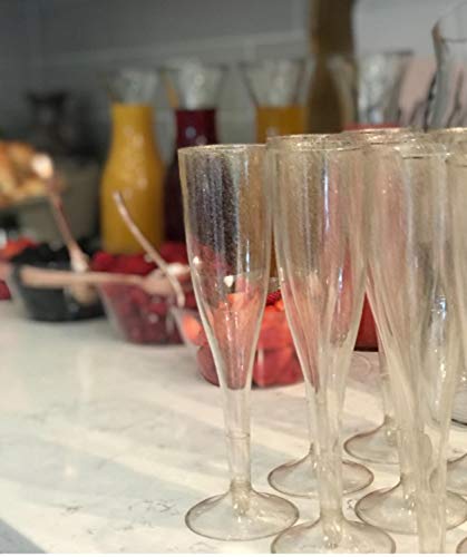4.5 oz Gold Glitter Disposable Champagne Flutes W7935