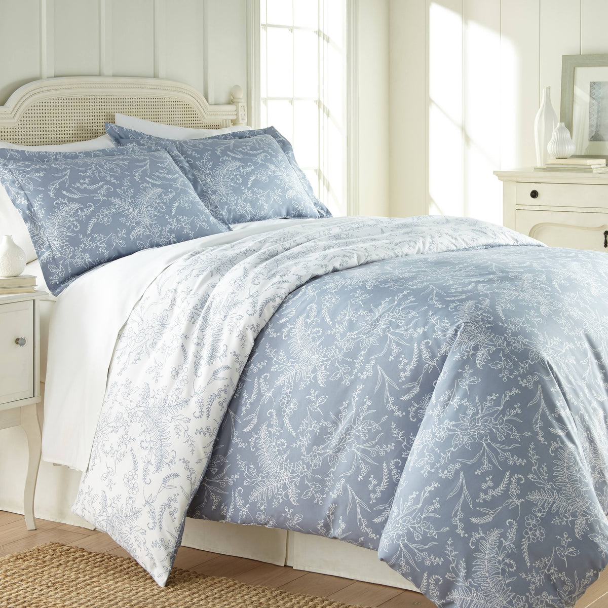 King / California King Black Reversible Floral Duvet and Sham Set V66945