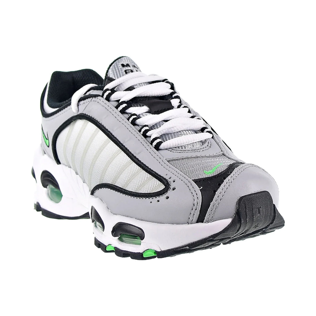 Wolf Grey White Black Green Spark Big Kids' Shoes T281411