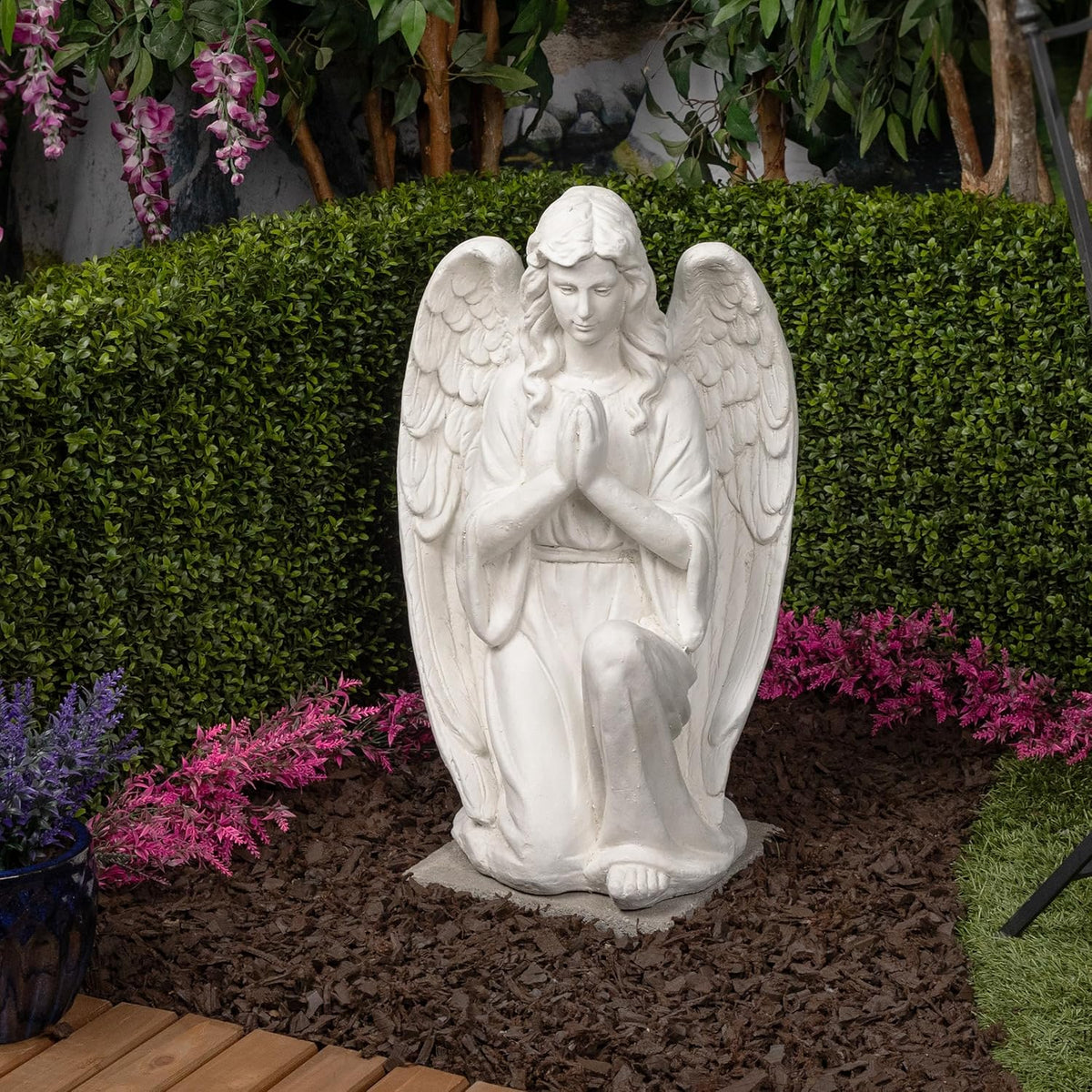 White Kneeling Praying Angel Statue Q36086