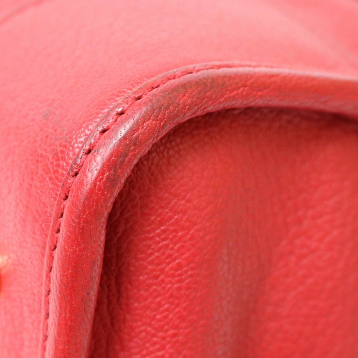 Pre-Owned Red Leather Handbag B123