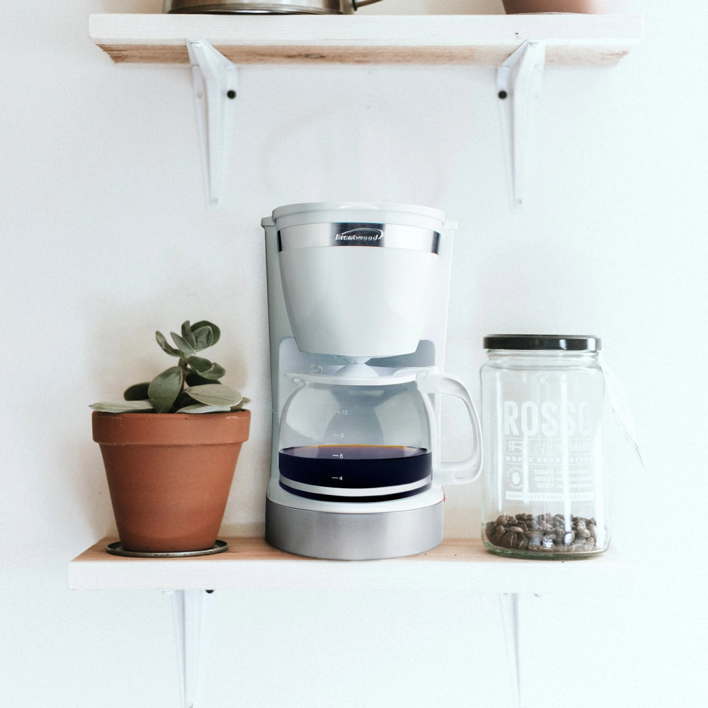 10 Cup 800 Watt Coffee Maker in White I809991