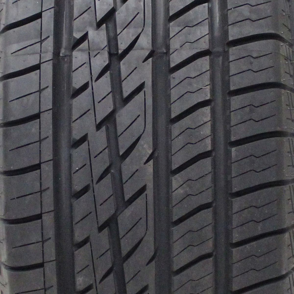 All Season 265/60R18 114T XL Light Truck Tire D819