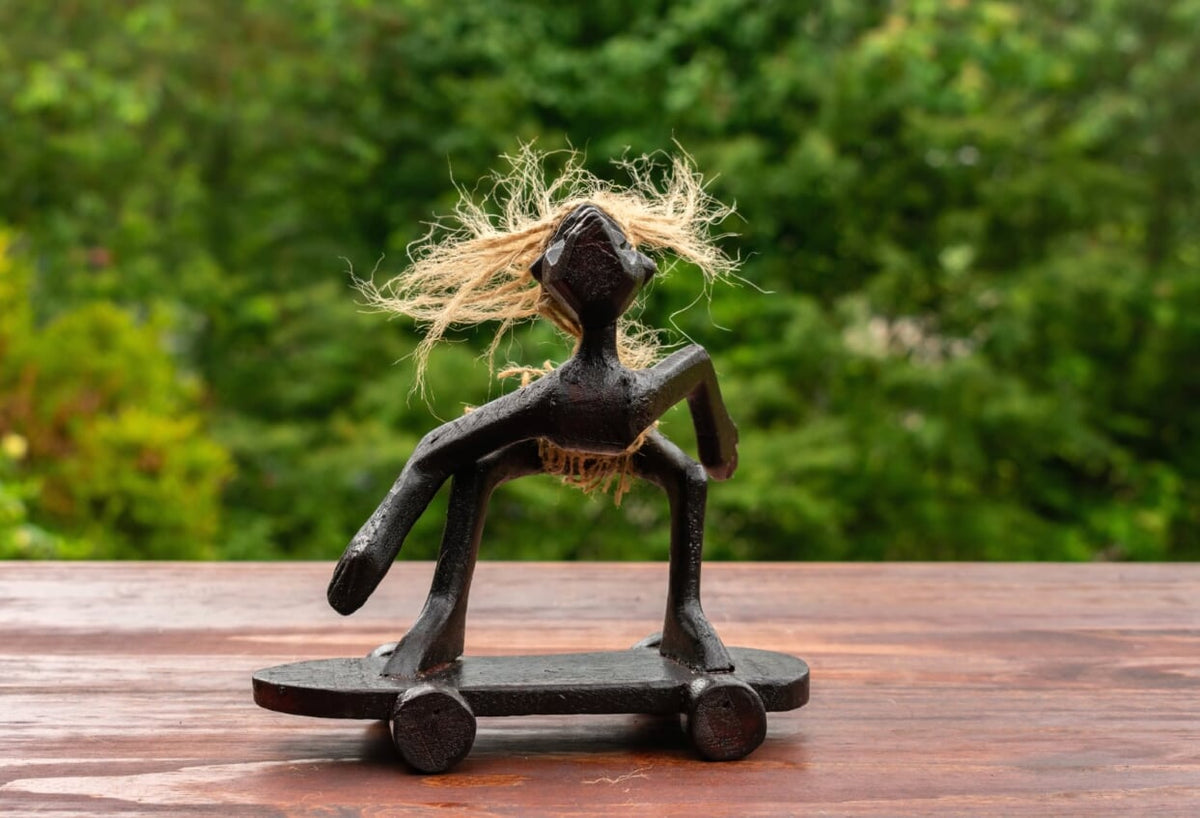 Handmade Wooden Skateboarding Statue Sculpture Tiki Bar Figurine O185
