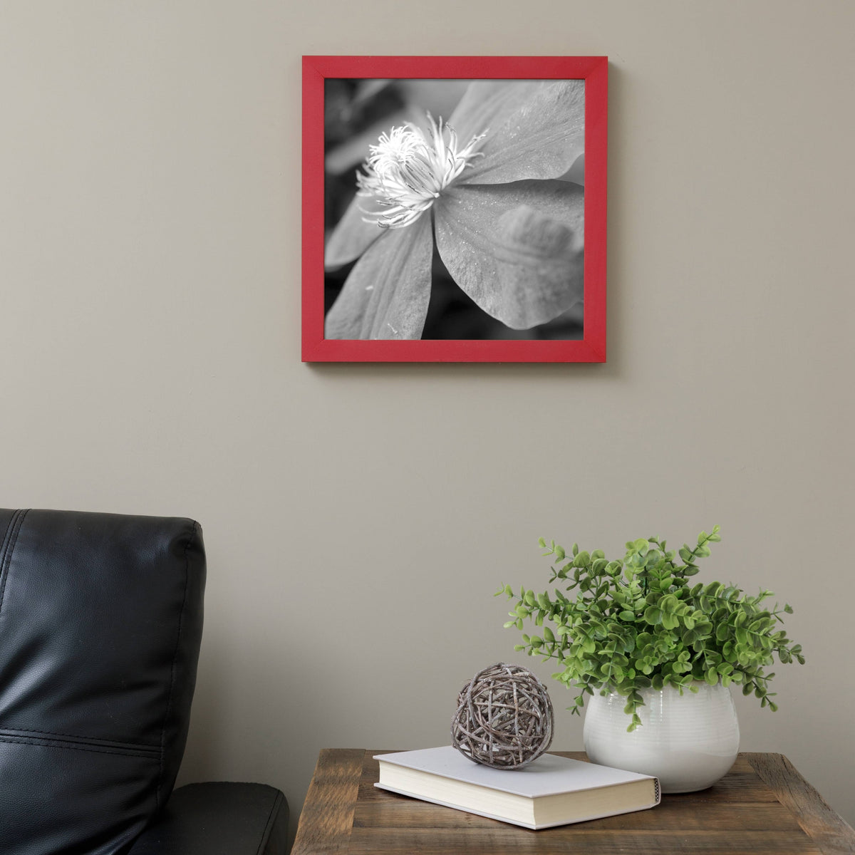 Red Painted Wood Frame Chalkboard L618460